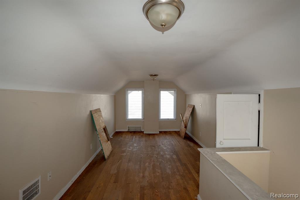 5045 Cadieux Road Detroit, MI 48224 - Photo 17 of 24
