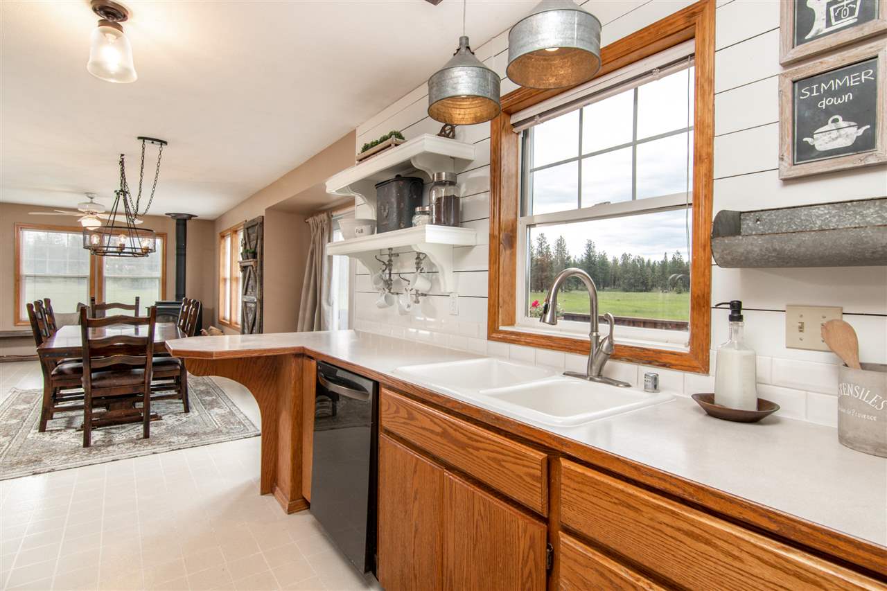 19315 West Baker Road Cheney, WA 99004 - Photo 4 of 20