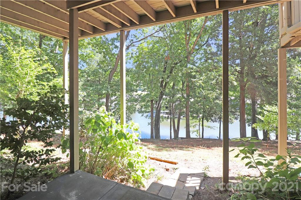 64 Ridgeport Road Lake Wylie, SC 29710 - Photo 32 of 37