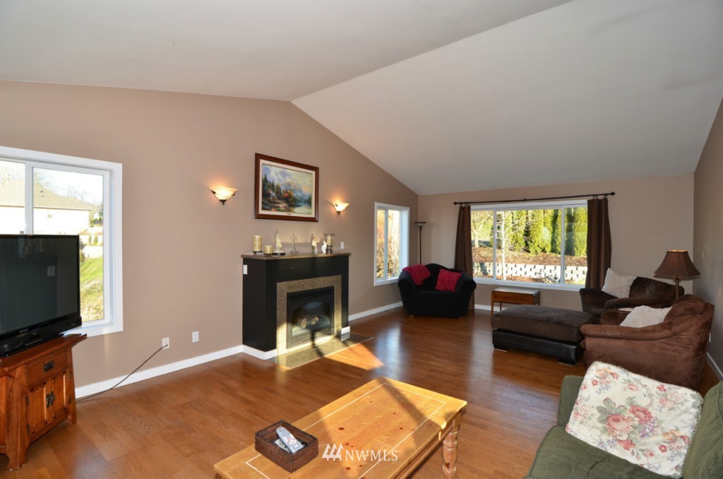 310 Vernon Road Lake Stevens, WA 98258 - Photo 5 of 13 Gallery Image 5