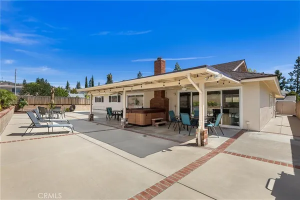 $1,140,000 | 10983 Topeka Drive, Northridge, CA 91326
