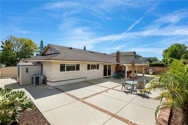 $1,140,000 | 10983 Topeka Drive, Northridge, CA 91326