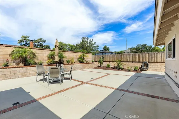$1,140,000 | 10983 Topeka Drive, Northridge, CA 91326