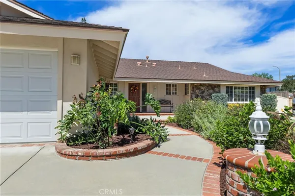 $1,140,000 | 10983 Topeka Drive, Northridge, CA 91326