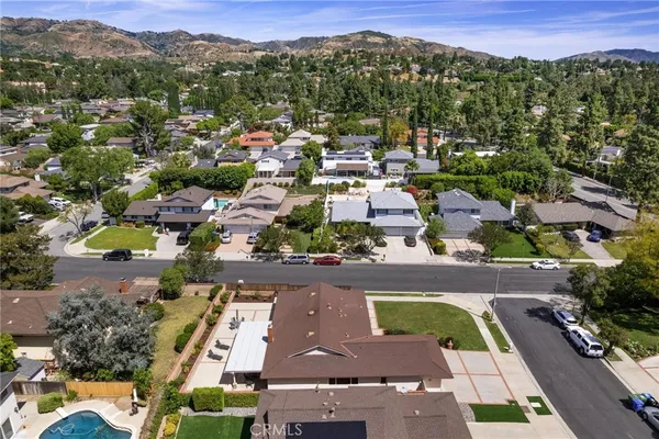 $1,140,000 | 10983 Topeka Drive, Northridge, CA 91326