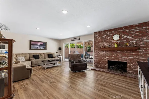 $1,140,000 | 10983 Topeka Drive, Northridge, CA 91326
