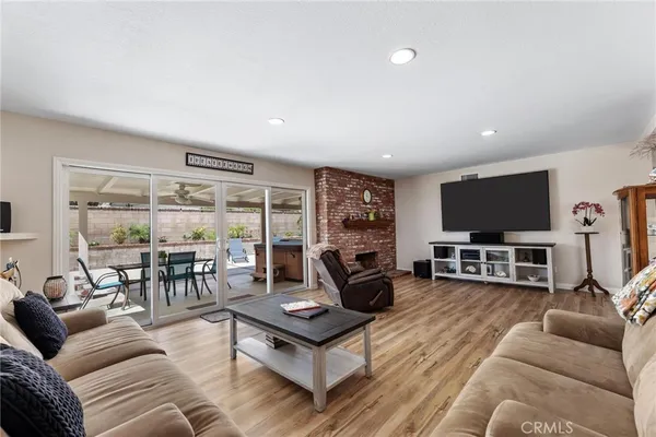 $1,140,000 | 10983 Topeka Drive, Northridge, CA 91326