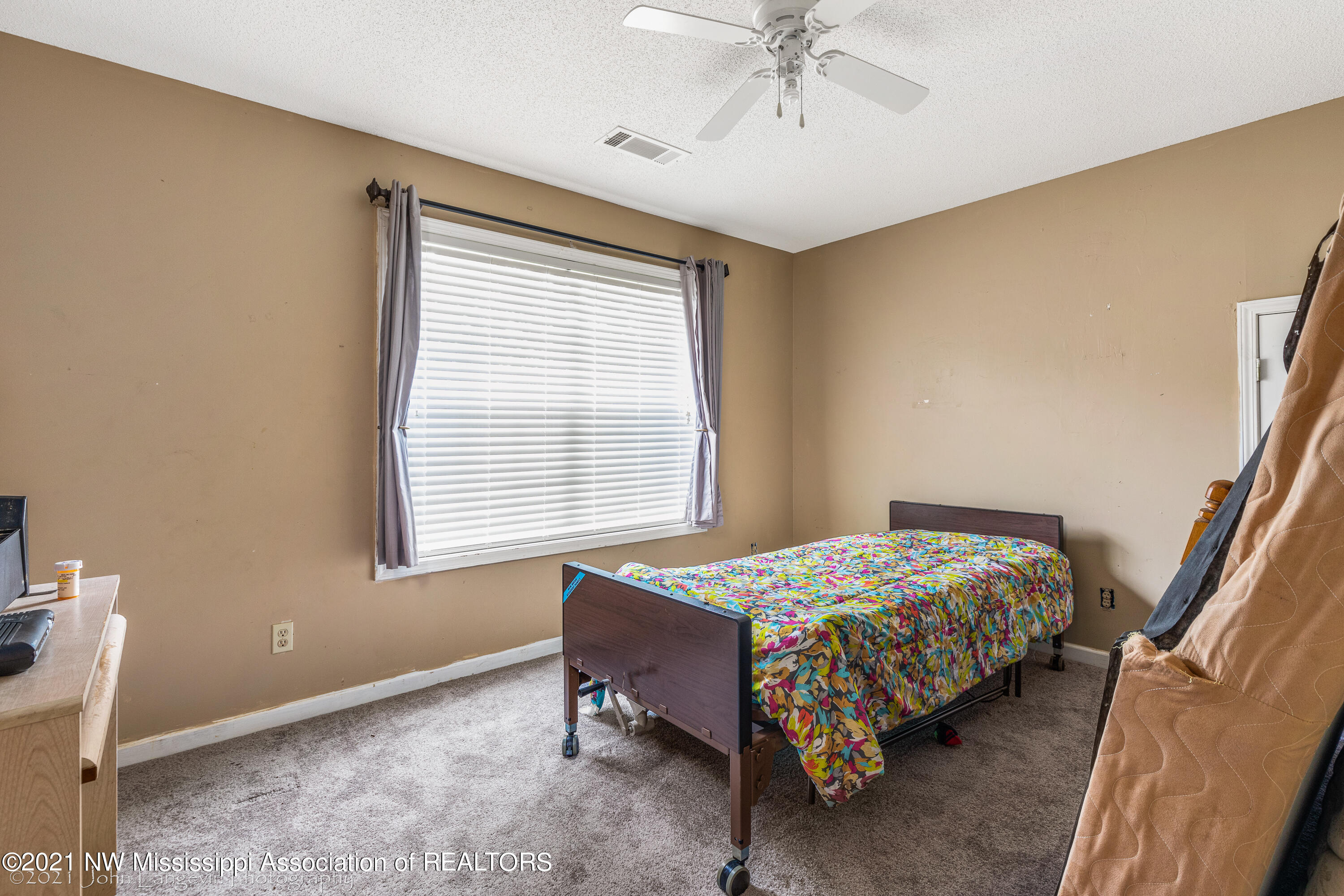 432 Aiken Road Senatobia, MS 38668 - Photo 27 of 33 432 Aiken Road-Interior-21