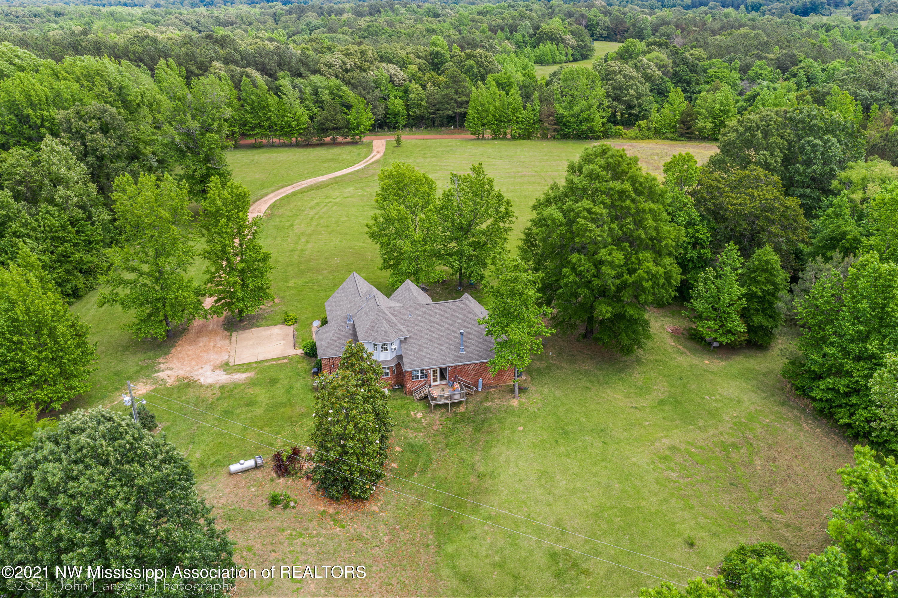 432 Aiken Road Senatobia, MS 38668 - Photo 5 of 33 432 Aiken Road-Exterior-5