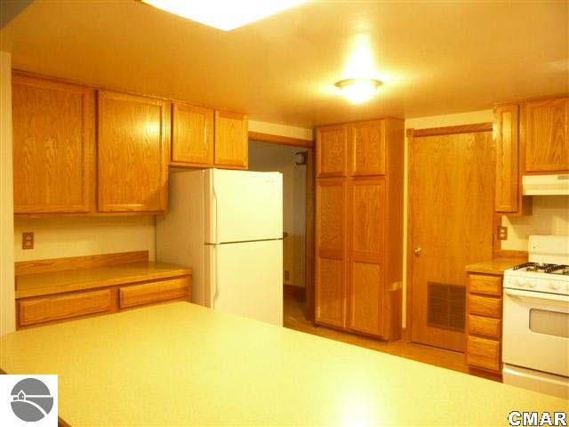 7422 South Vroman Road Shepherd, MI 48883 - Photo 19 of 25 1771467-18.JPG
