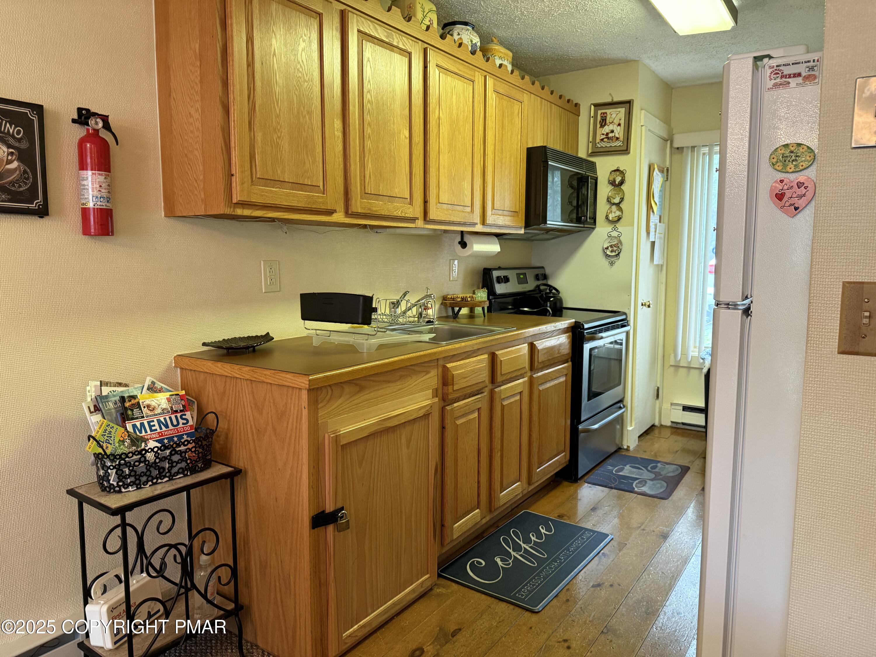 120 Snow Ridge Circle Lake Harmony, PA 18624 - Photo 11 of 29 Kitchen view