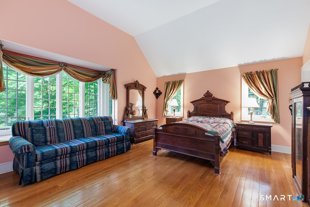 446 Amity Road Woodbridge, CT 06525 - Photo 23 of 40