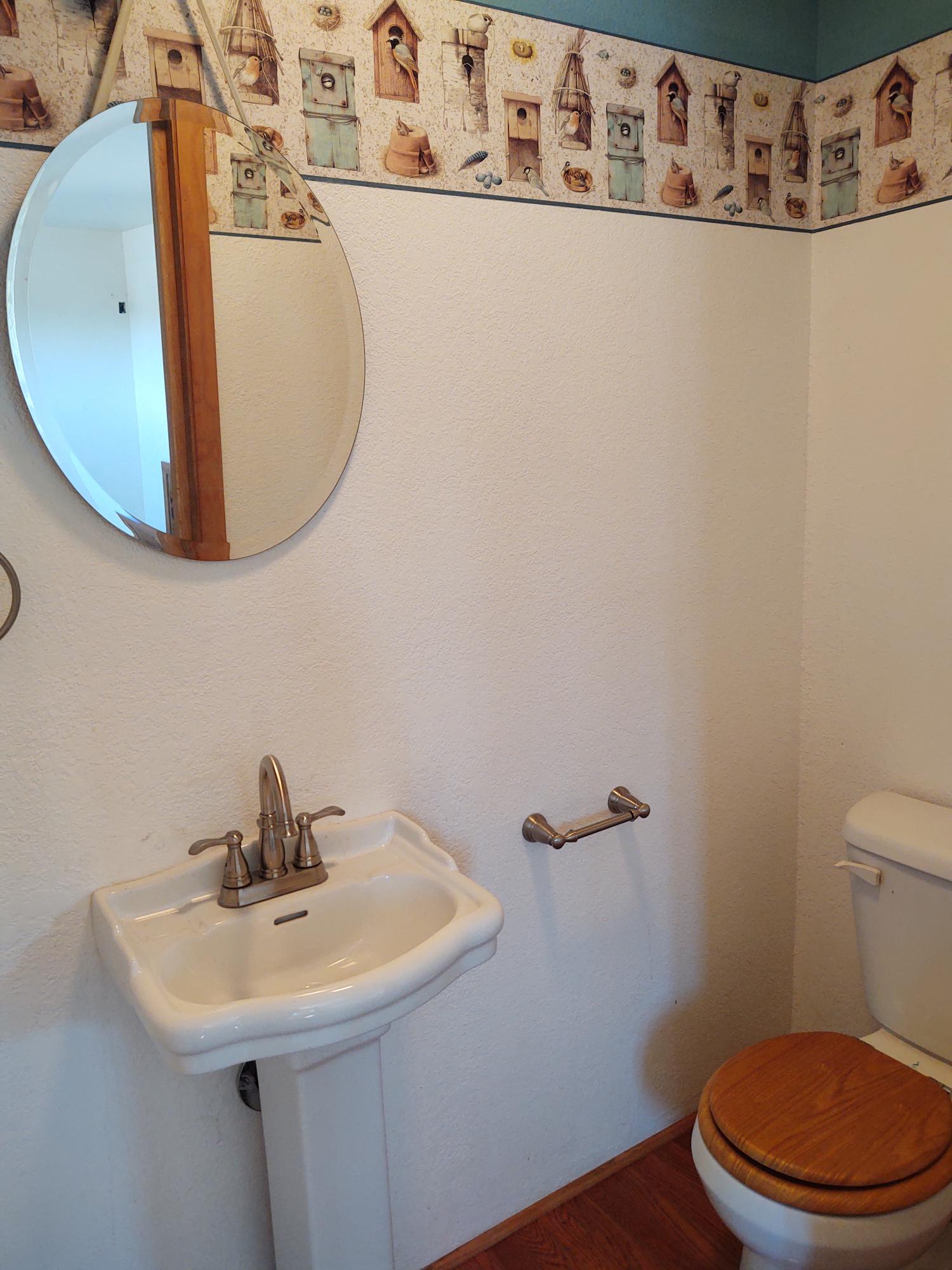 39292 Modoc Point Road Chiloquin, OR 97624 - Photo 16 of 38 Home 15
