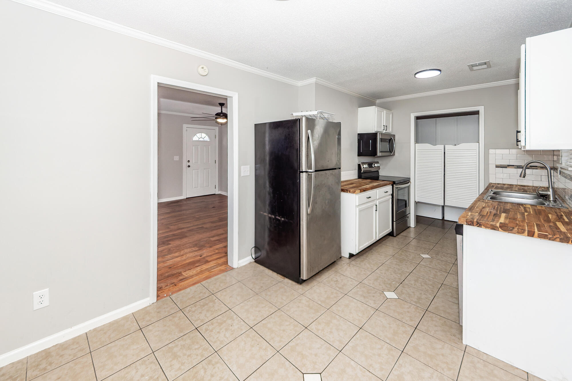 237 Amy Drive Goose Creek, SC 29445 - Photo 11 of 38 11