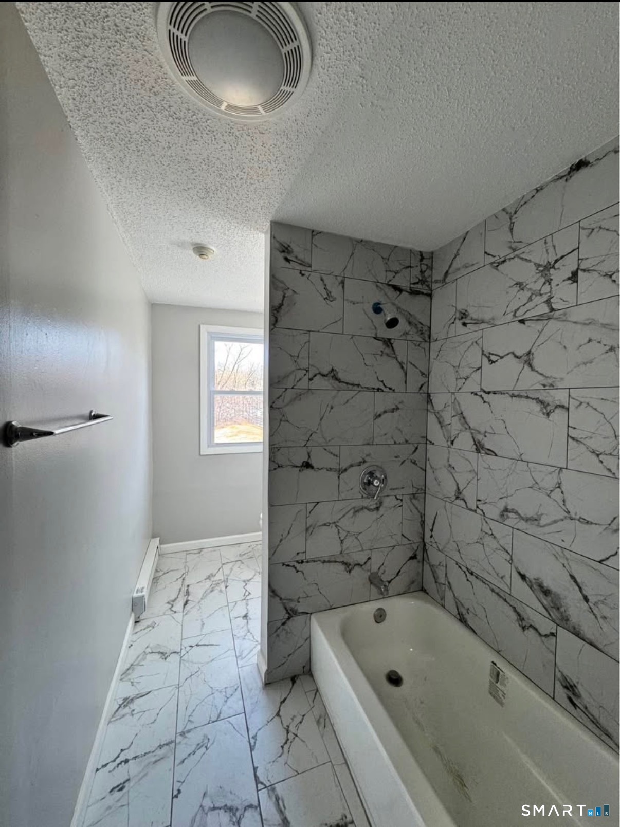 682 Old Colony Road Meriden, CT 06451 - Photo 2 of 7