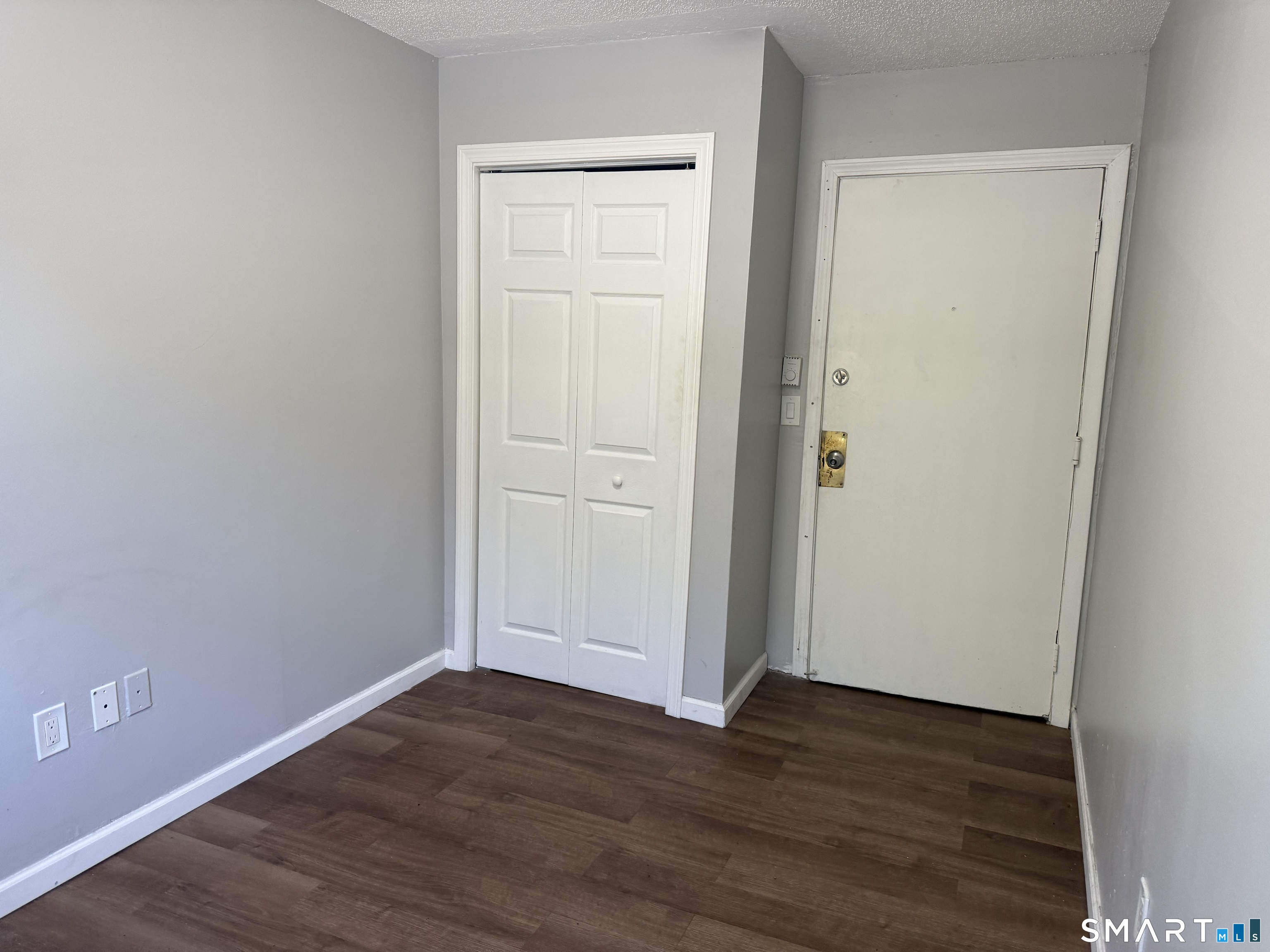 682 Old Colony Road Meriden, CT 06451 - Photo 5 of 7