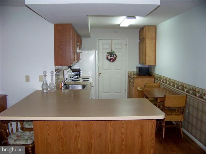 602 Brandon Road Norristown, PA 19403 - Photo 6 of 21 Kitchen