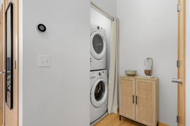 $259,900 | 4525 Park Commons Drive, Unit 403, St. Louis Park, MN 55416