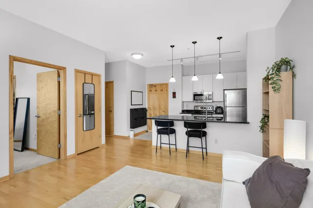 $259,900 | 4525 Park Commons Drive, Unit 403, St. Louis Park, MN 55416