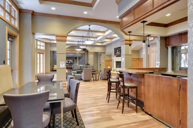 $259,900 | 4525 Park Commons Drive, Unit 403, St. Louis Park, MN 55416