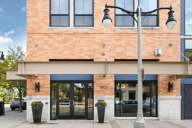 $259,900 | 4525 Park Commons Drive, Unit 403, St. Louis Park, MN 55416