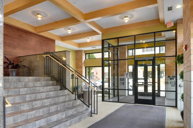 $259,900 | 4525 Park Commons Drive, Unit 403, St. Louis Park, MN 55416