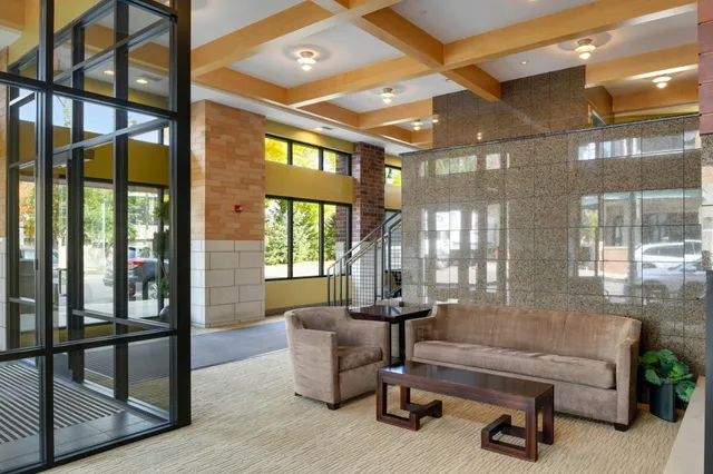 $259,900 | 4525 Park Commons Drive, Unit 403, St. Louis Park, MN 55416