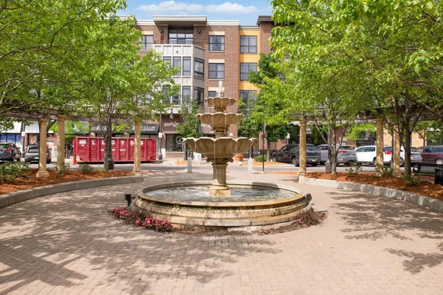 $259,900 | 4525 Park Commons Drive, Unit 403, St. Louis Park, MN 55416