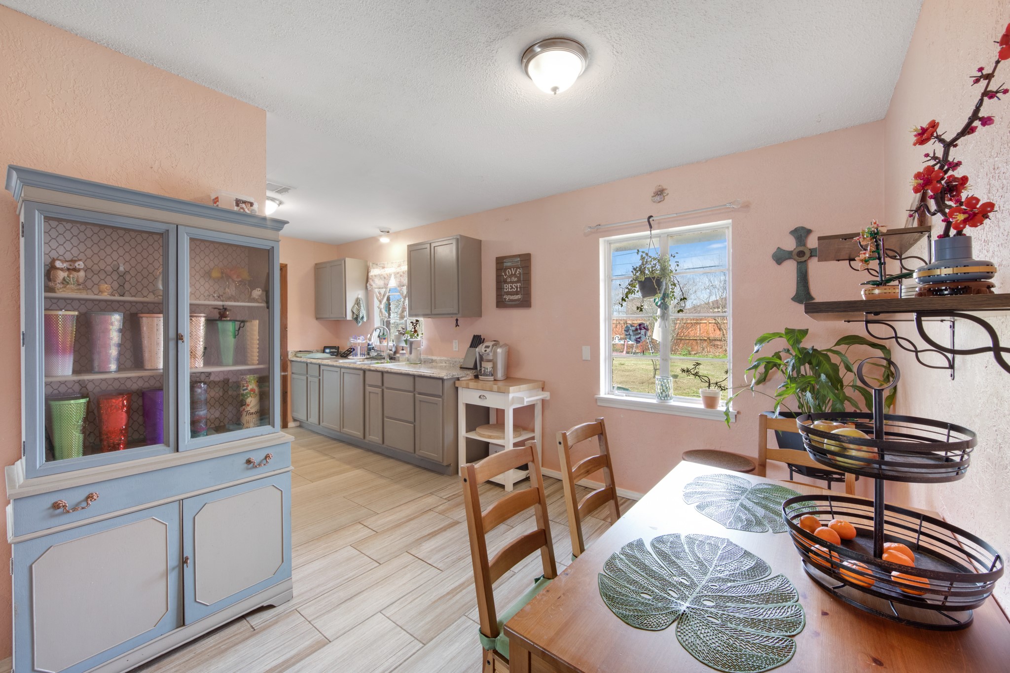 8901 Woodlyn Road Houston, TX 77078 - Photo 11 of 22 a living room with furniture and wooden floor