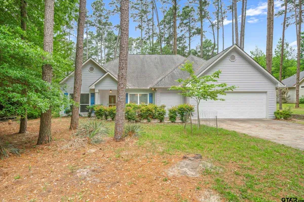 $355,000 | 145 Pine Bark Glen, Holly Lake Ranch, TX 75765