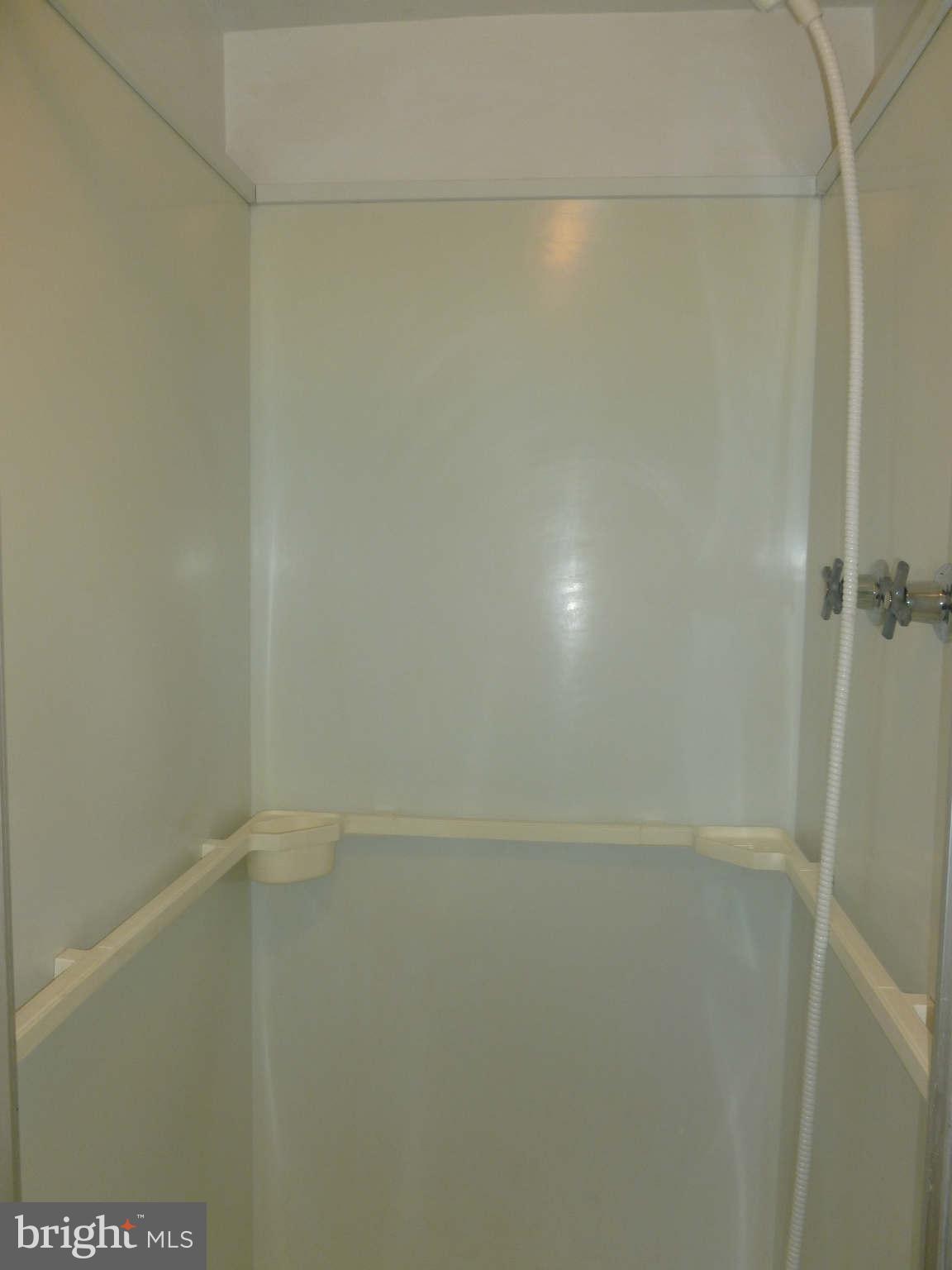 114 Westowne Road Baltimore, MD 21229 - Photo 19 of 20 Bath