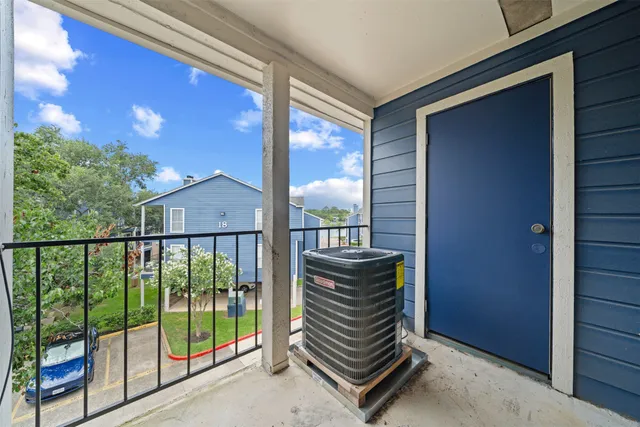 $1,150 | 18519 Egret Bay Boulevard, Unit 1706, Webster, TX 77058