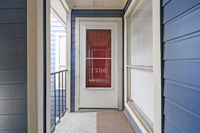 $1,150 | 18519 Egret Bay Boulevard, Unit 1706, Webster, TX 77058