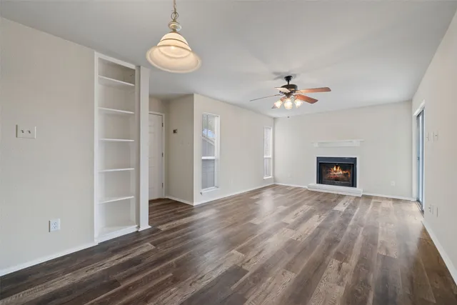 $1,150 | 18519 Egret Bay Boulevard, Unit 1706, Webster, TX 77058