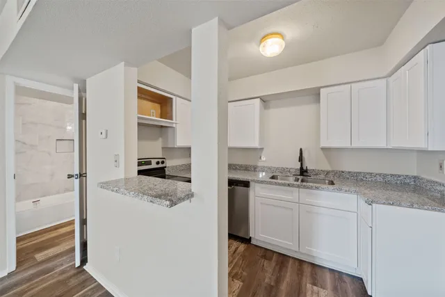 $1,150 | 18519 Egret Bay Boulevard, Unit 1706, Webster, TX 77058