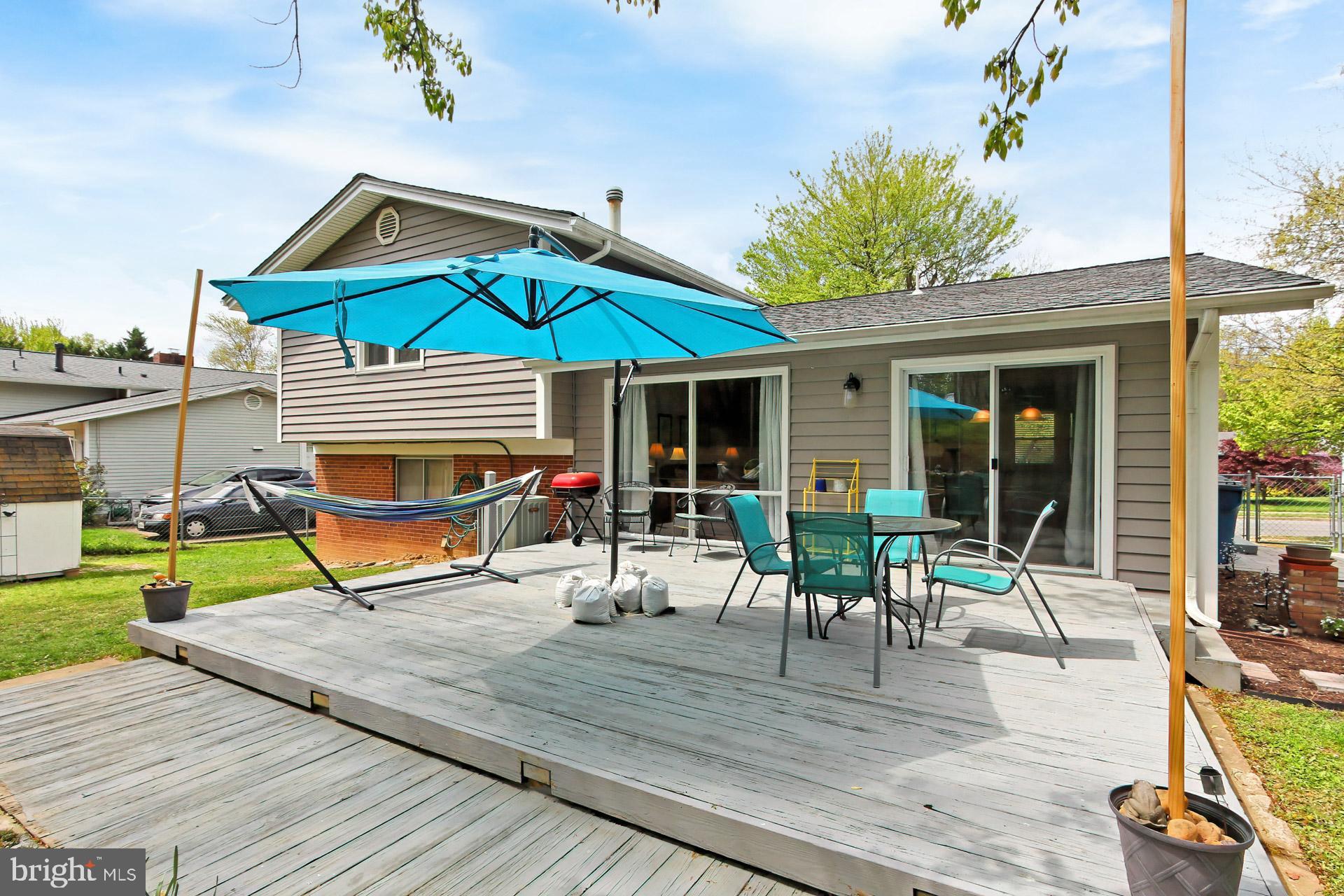 6011 Meriwether Lane Springfield, VA 22150 - Photo 36 of 53 Rear deck