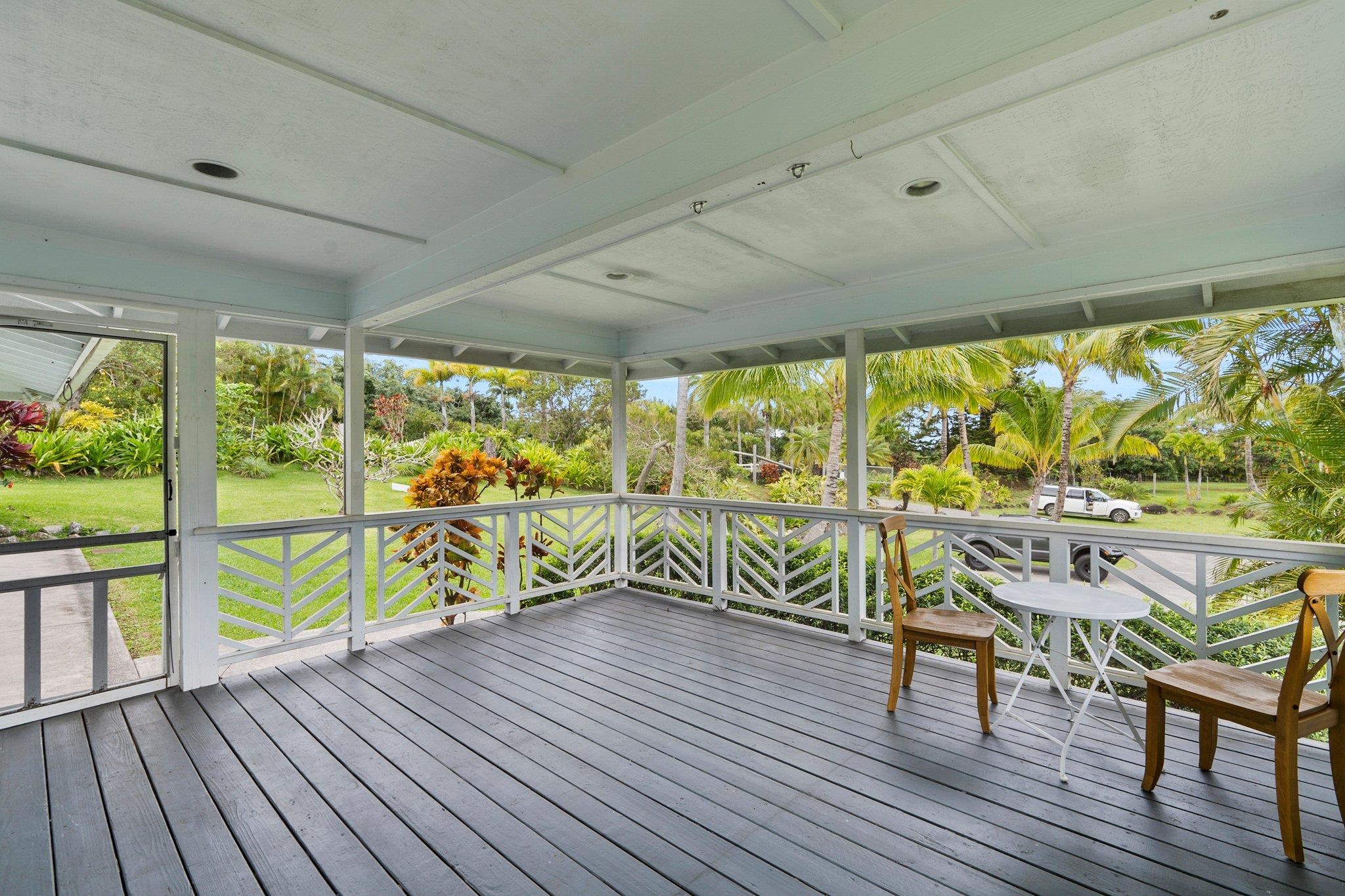 370 Waiama Way Haiku, HI 96708 - Photo 23 of 24 a view of two chairs in the balcony