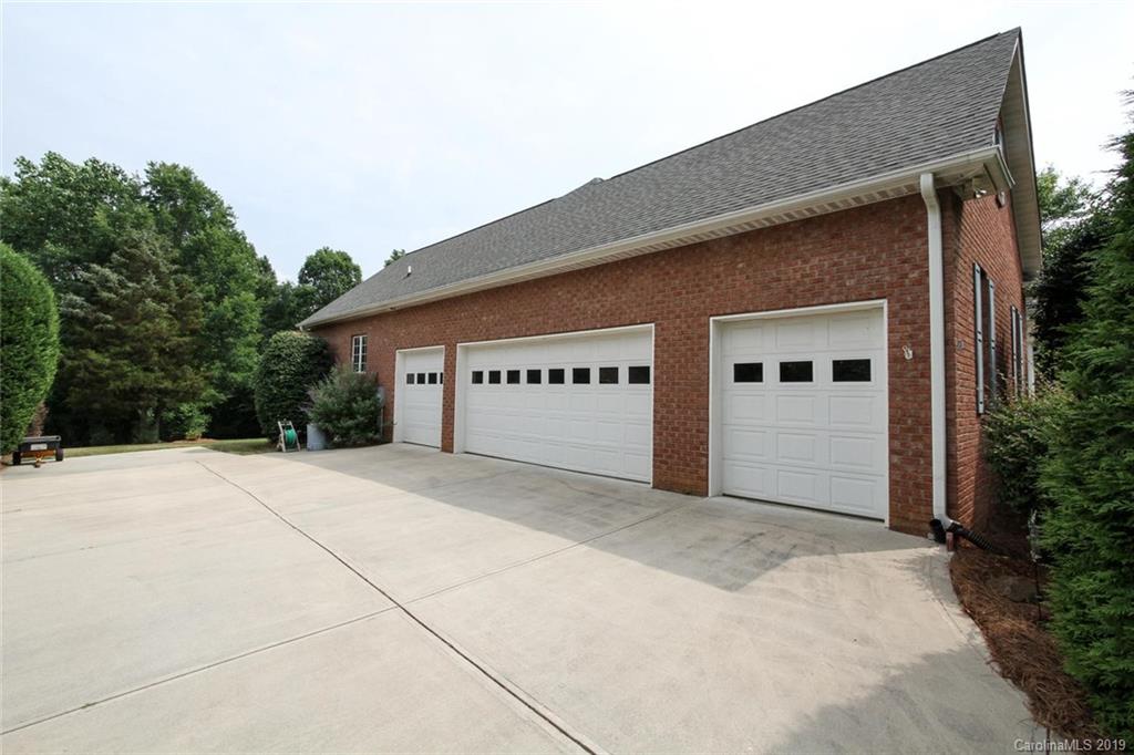 5894 Johnson Road Lake Wylie, SC 29710 - Photo 6 of 28