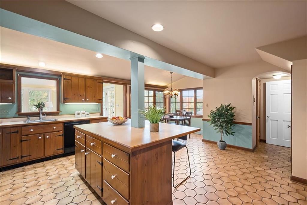 2013 Murdstone Road Pittsburgh, PA 15241 - Photo 15 of 45 Gallery Image 15
