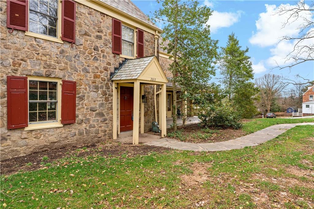2013 Murdstone Road Pittsburgh, PA 15241 - Photo 2 of 45 Gallery Image 2