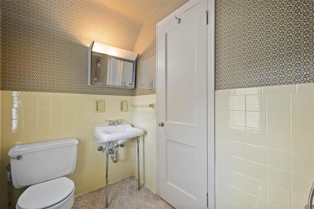 2013 Murdstone Road Pittsburgh, PA 15241 - Photo 33 of 45 Gallery Image 33
