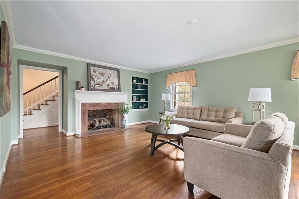 2013 Murdstone Road Pittsburgh, PA 15241 - Photo 4 of 45 Gallery Image 4