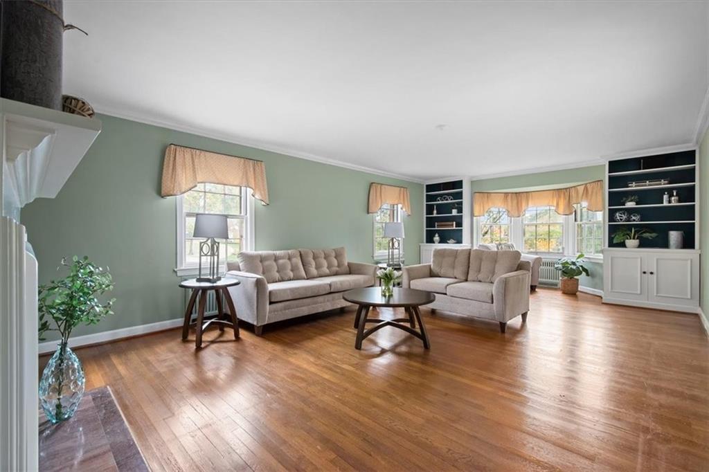 2013 Murdstone Road Pittsburgh, PA 15241 - Photo 5 of 45 Gallery Image 5