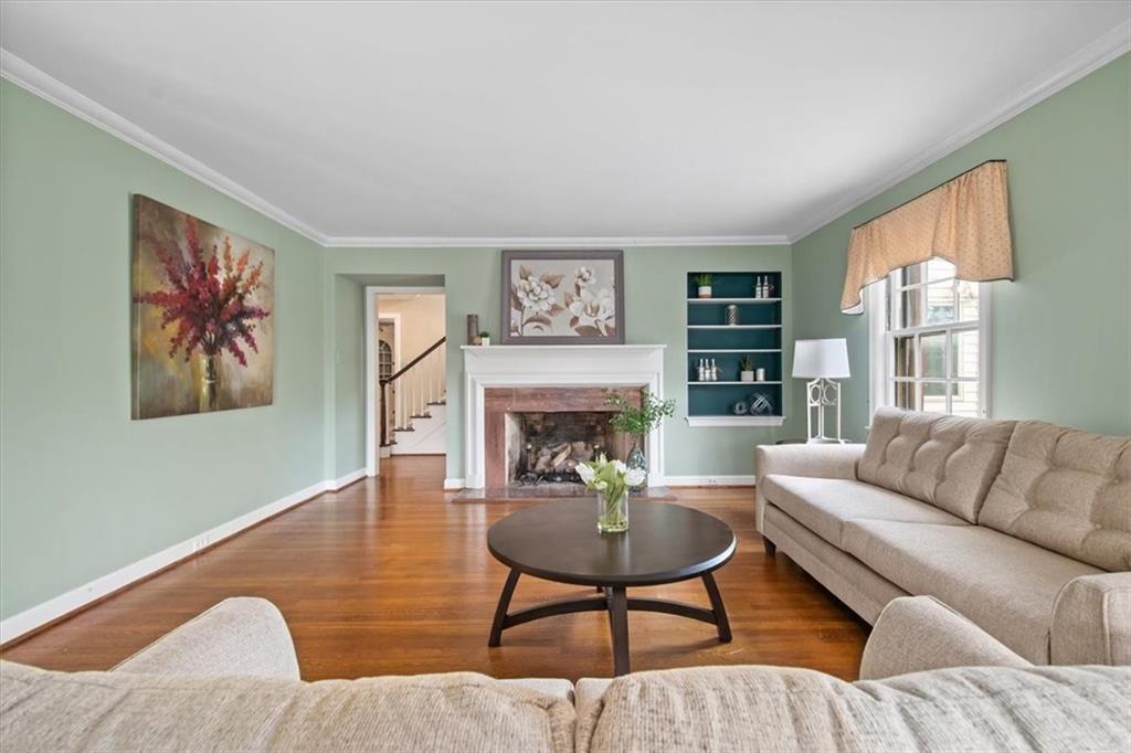 2013 Murdstone Road Pittsburgh, PA 15241 - Photo 7 of 45 Gallery Image 7