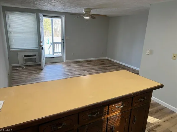 $450 | 219 Tinker Dam Avenue, Unit 4, Dobson, NC 27017