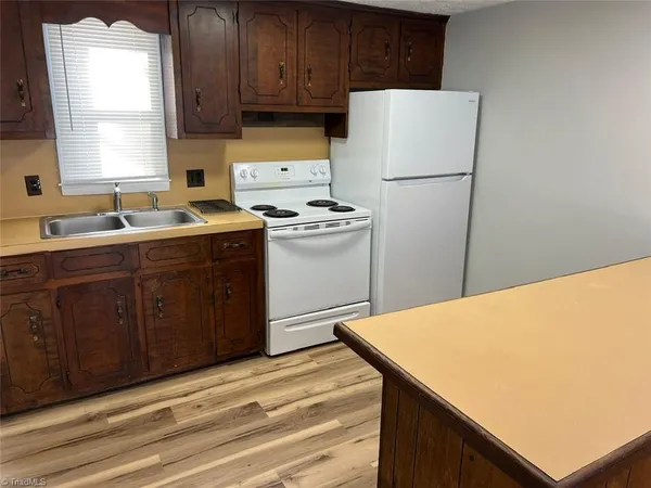 $450 | 219 Tinker Dam Avenue, Unit 4, Dobson, NC 27017