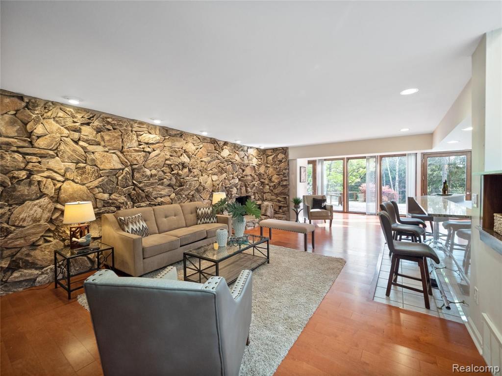 1125 Eton Cross Road Bloomfield Hills, MI 48304 - Photo 4 of 34