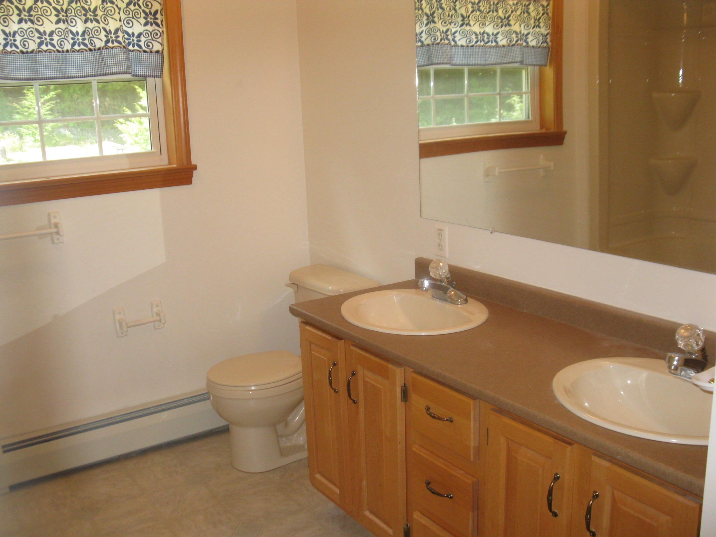 669 Main Street Springvale, ME 04083 - Photo 20 of 24 20 du