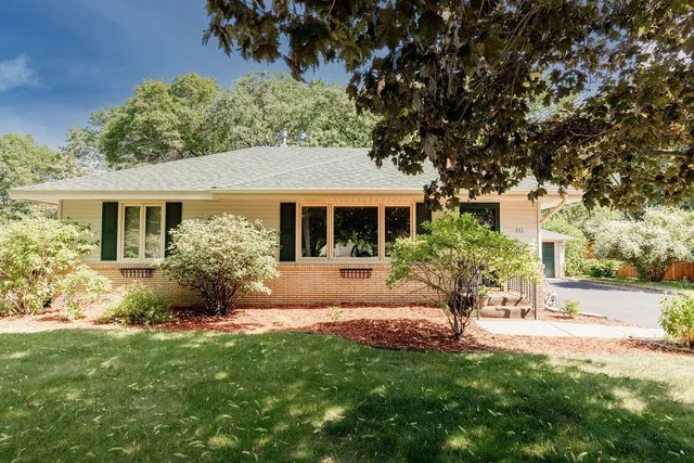 $285,000 | 117 91st Avenue Northeast, Blaine, MN 55434