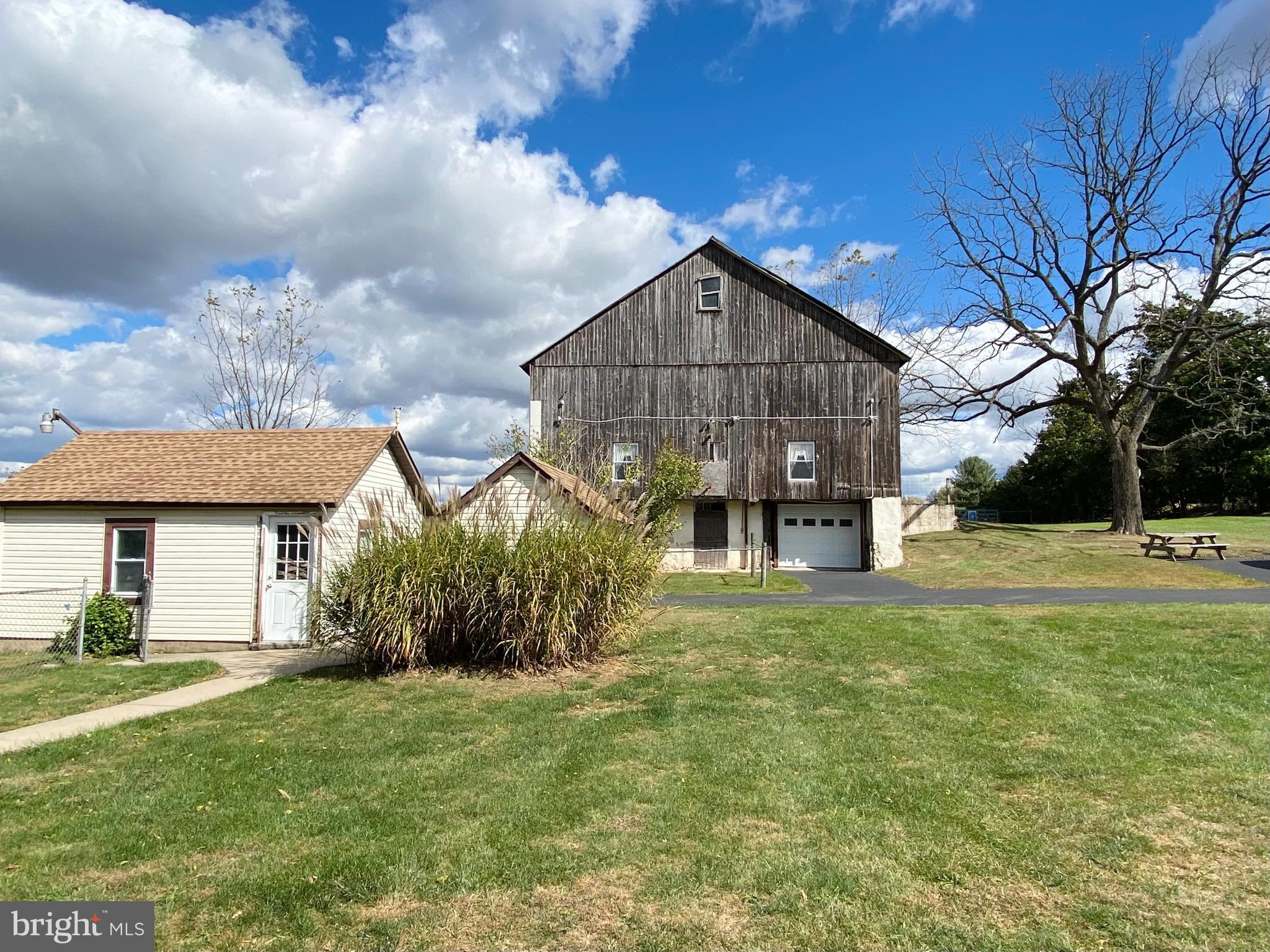 135 B Hoffmansville Road Barto, PA 19504 - Photo 4 of 48